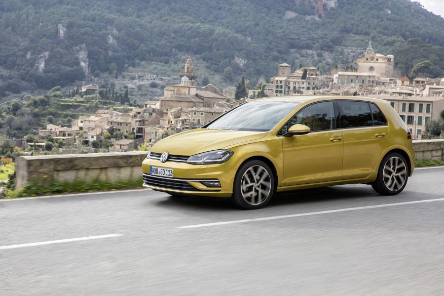  Volkswagen Golf TDI 5-Door 2017 года  (WW) (фото 23 из 41)